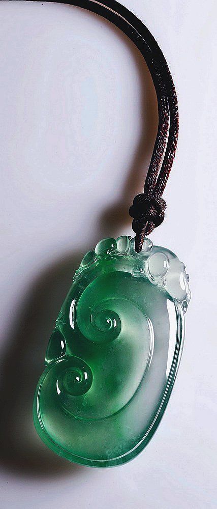 翡翠如意掛件 傳統與美好的象征